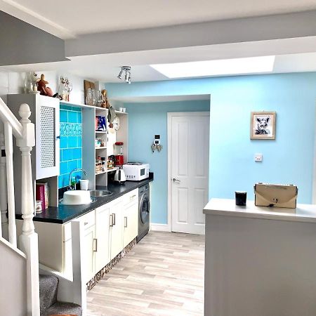 Stay In The Heart Of York At The Hampden - Free Parking - York Holiday Home Экстерьер фото