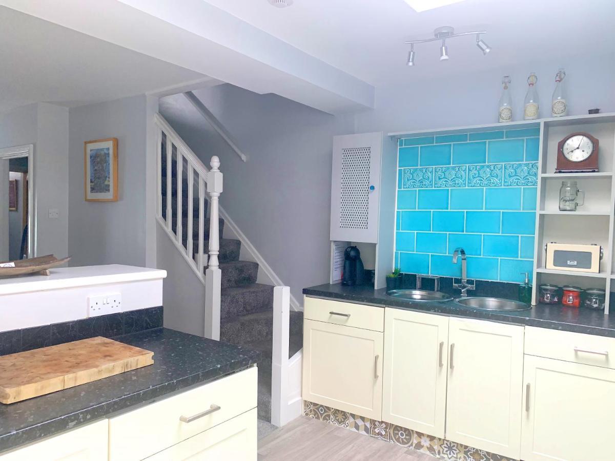 Stay In The Heart Of York At The Hampden - Free Parking - York Holiday Home Экстерьер фото