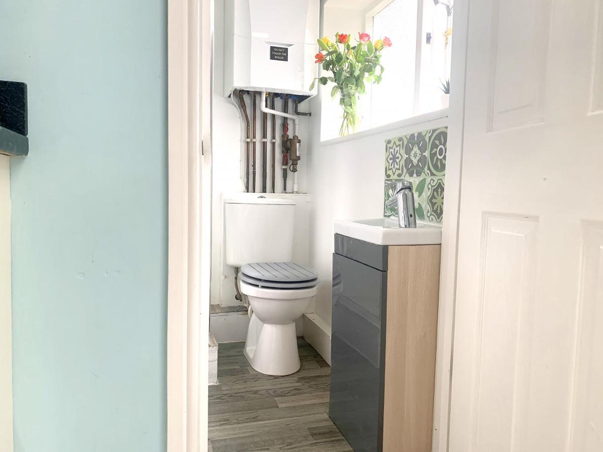 Stay In The Heart Of York At The Hampden - Free Parking - York Holiday Home Экстерьер фото