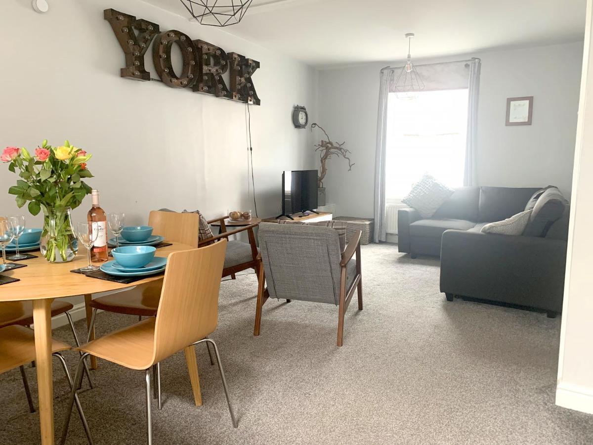 Stay In The Heart Of York At The Hampden - Free Parking - York Holiday Home Экстерьер фото