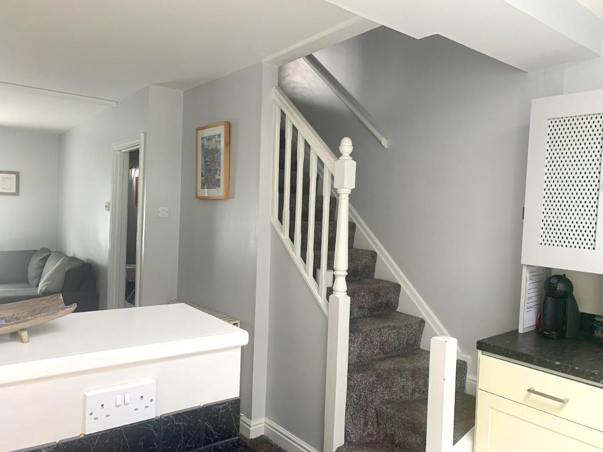 Stay In The Heart Of York At The Hampden - Free Parking - York Holiday Home Экстерьер фото
