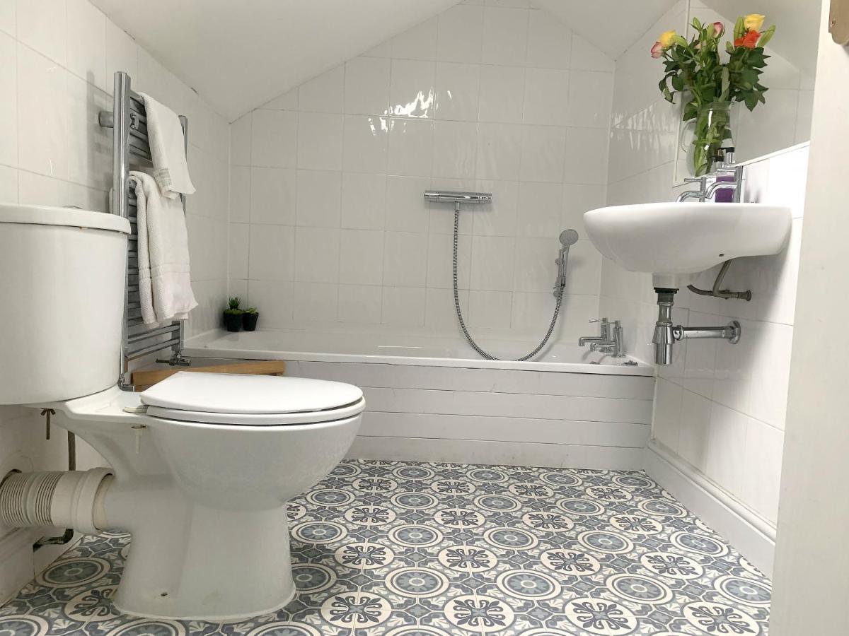 Stay In The Heart Of York At The Hampden - Free Parking - York Holiday Home Экстерьер фото