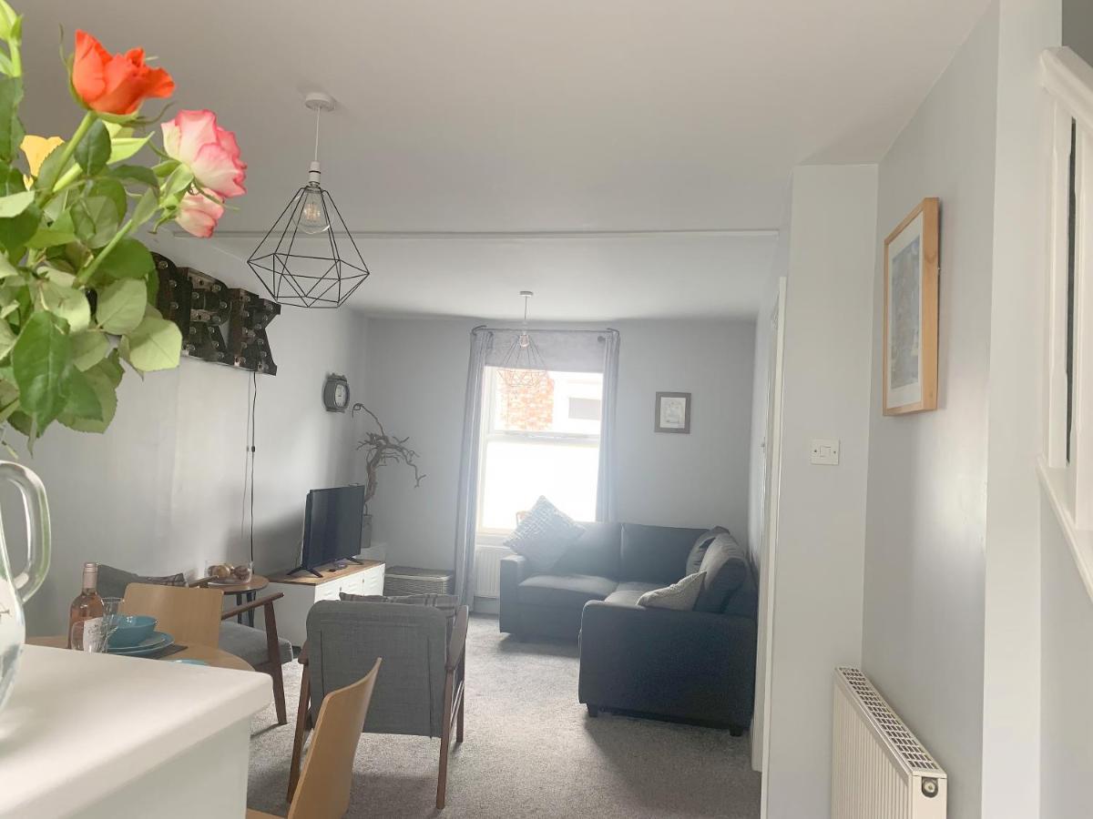 Stay In The Heart Of York At The Hampden - Free Parking - York Holiday Home Экстерьер фото