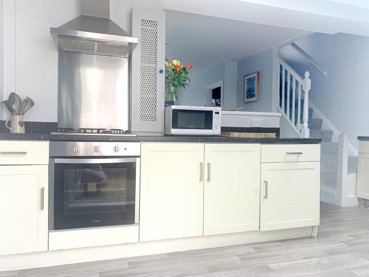 Stay In The Heart Of York At The Hampden - Free Parking - York Holiday Home Экстерьер фото