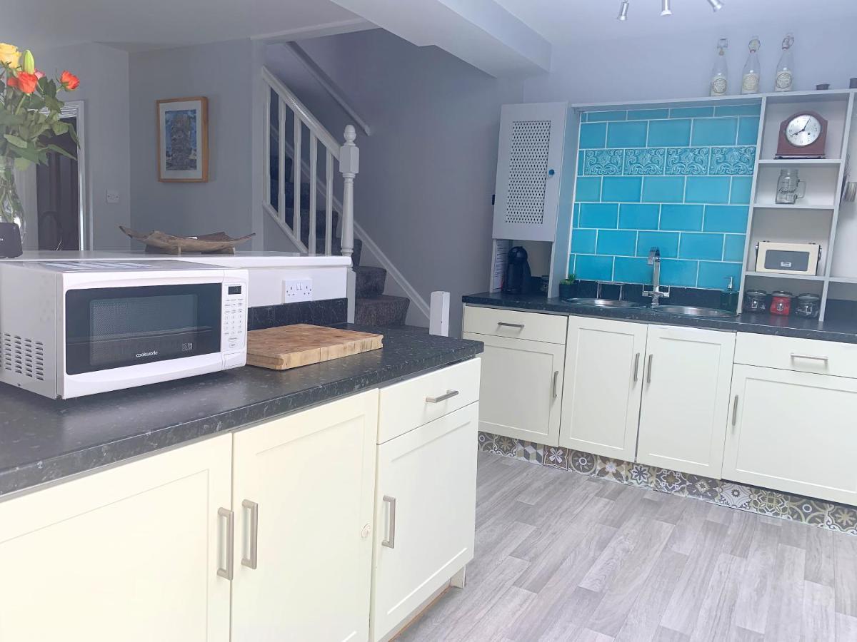 Stay In The Heart Of York At The Hampden - Free Parking - York Holiday Home Экстерьер фото